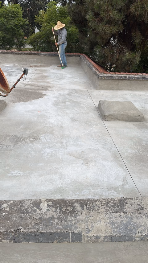 Ambassade du Pakistan : Terrasse en cours de traitement autour des équipements