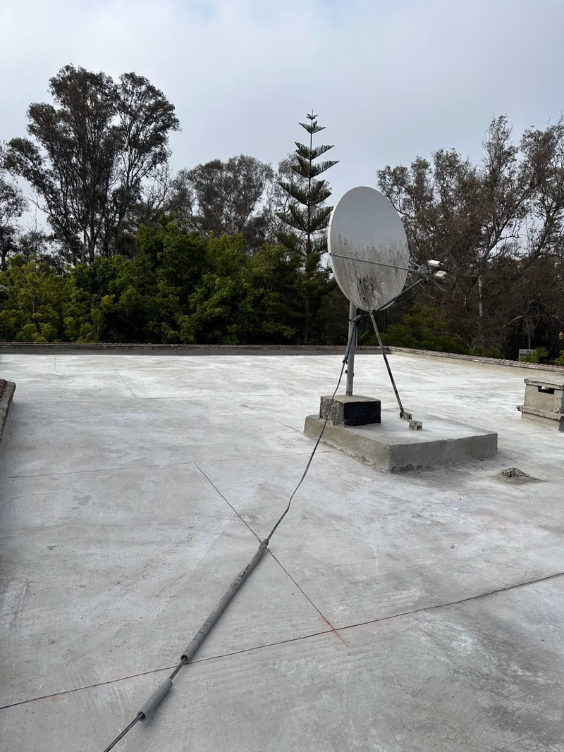Ambassade du Pakistan : Vue d'ensemble de la terrasse étanchée